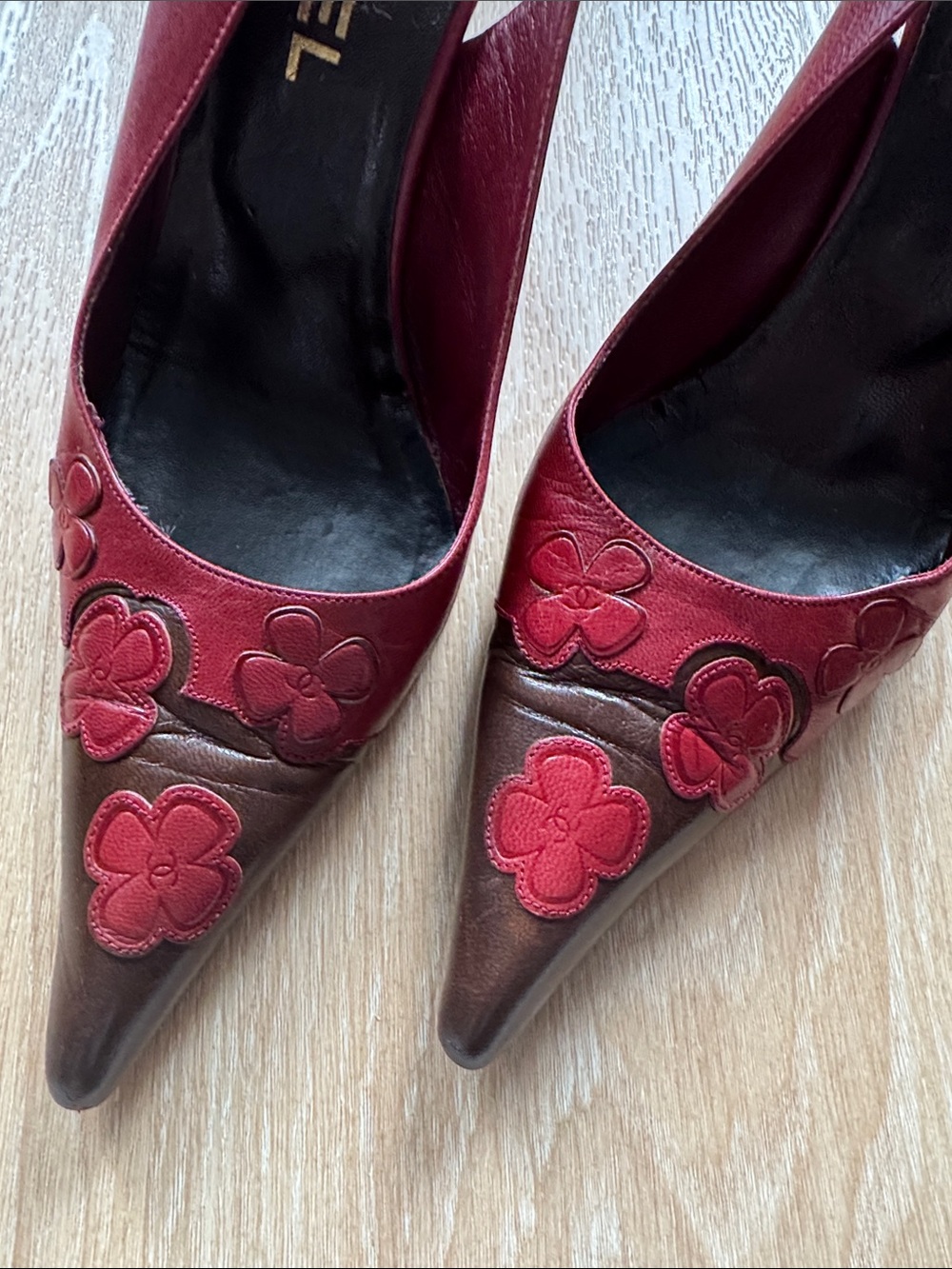 CHANEL Camelia 2001 Burgundy and Brown Floral Slingback Heels 39.5 - Picture 2 of 5
